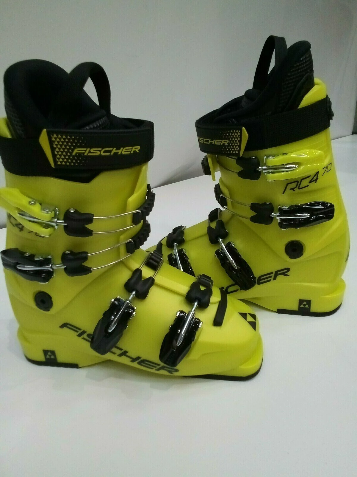 Fischer RC4 70 Jr. Thermoshape - 245 Alpine Ski Boots 2 Fischer RC4 70 Jr. Thermoshape - 245 Alpine Ski Boots - Image 2