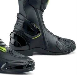 Forma Boots Freccia Black/Yellow Fluo 43 Motorcycle Boots -FOOTW Shop main f22bc7e1